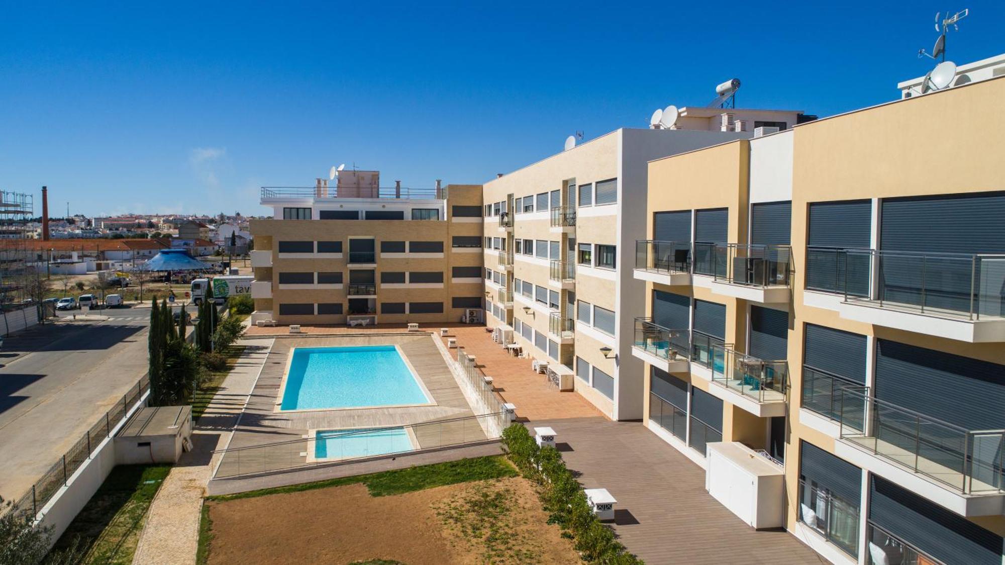 Two Bedroom Stylish Central Tavira Apartment. Room photo