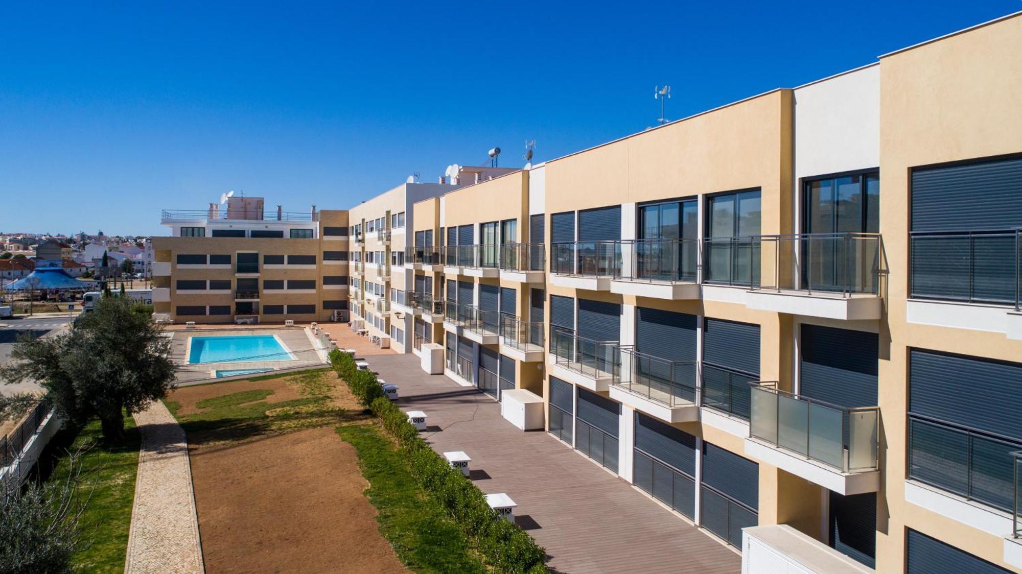 Two Bedroom Stylish Central Tavira Apartment. Room photo